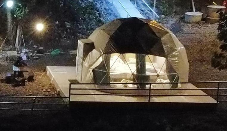 Отель Gunung Medan Glamping & Cafe Кангар Экстерьер фото