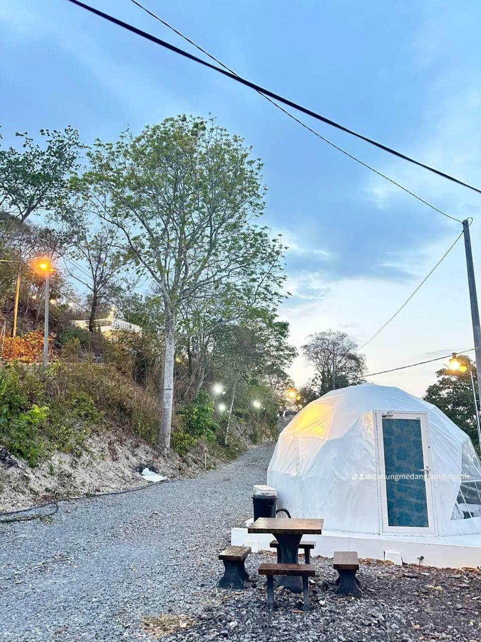 Отель Gunung Medan Glamping & Cafe Кангар Экстерьер фото